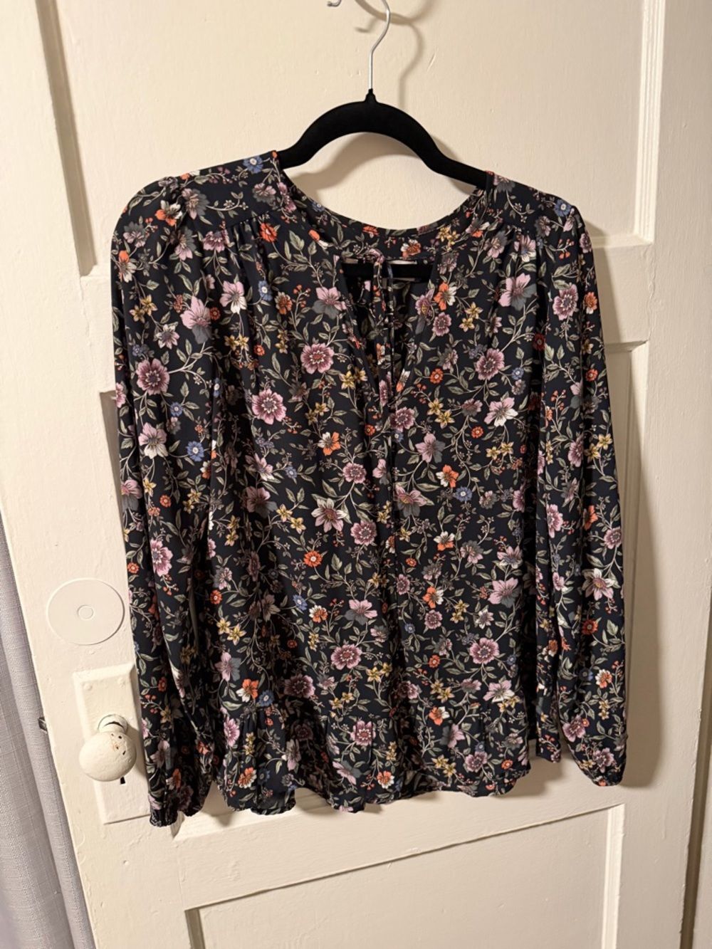 LOFT Black Floral Keyhole Tie-Front Long Sleeve Peplum Hem Blouse Sz S Office